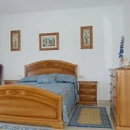 House - 5 Bedrooms - 00174
