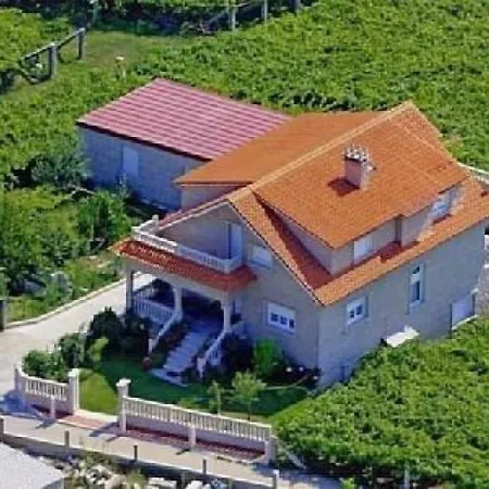 House - 5 Bedrooms - 00174 Dom wakacyjny *